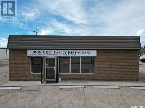 121-123 Railway Avenue E, Rosetown, SK 