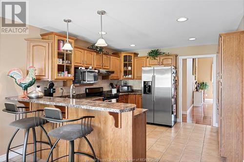 356 Pinehurst, Lakeshore, ON - Indoor Photo Showing Kitchen