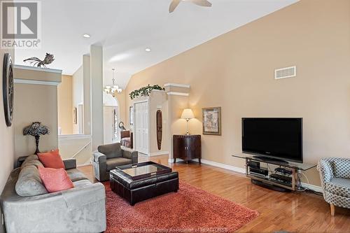 356 Pinehurst, Lakeshore, ON - Indoor Photo Showing Living Room