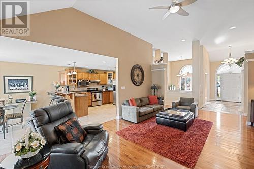 356 Pinehurst, Lakeshore, ON - Indoor Photo Showing Living Room