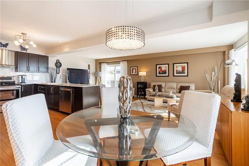 69 Periwinkle Drive, Hamilton, ON - Indoor Photo Showing Dining Room