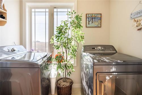 69 Periwinkle Drive, Hamilton, ON - Indoor Photo Showing Laundry Room