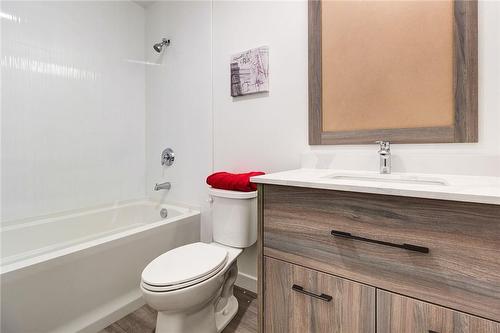 49 Walnut Street S|Unit #2610, Hamilton, ON - Indoor Photo Showing Bathroom