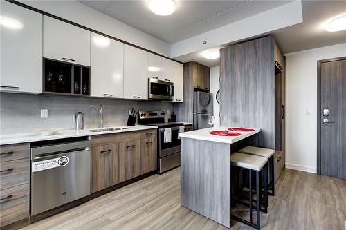 49 Walnut Street S|Unit #2610, Hamilton, ON - Indoor Photo Showing Kitchen With Stainless Steel Kitchen