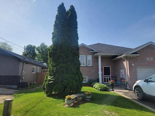 46 Charles Street, Brantford, ON - Outdoor