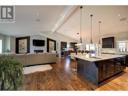 10626 Okanagan Centre Road E, Lake Country, BC - Indoor Photo Showing Kitchen With Upgraded Kitchen