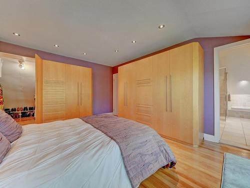 Master bedroom - 58 Av. Wicksteed, Mont-Royal, QC - Indoor Photo Showing Bedroom