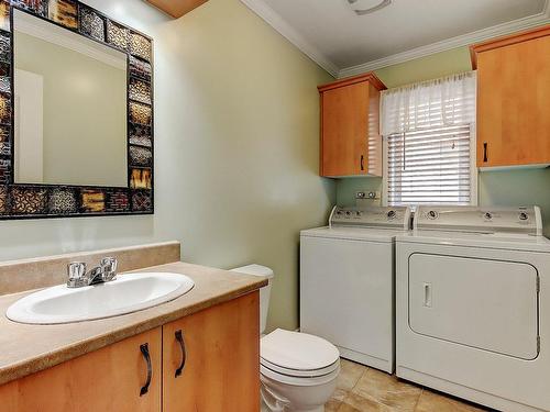 Bathroom - 23 Rue Du Zéphyr, Saint-Jean-Sur-Richelieu, QC - Indoor Photo Showing Laundry Room