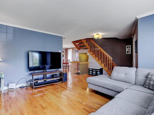 Living room - 23 Rue Du Zéphyr, Saint-Jean-Sur-Richelieu, QC - Indoor Photo Showing Living Room