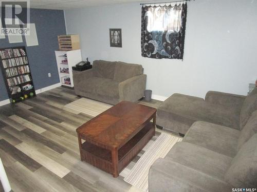 125 4Th Street W, Coronach, SK - Indoor Photo Showing Living Room