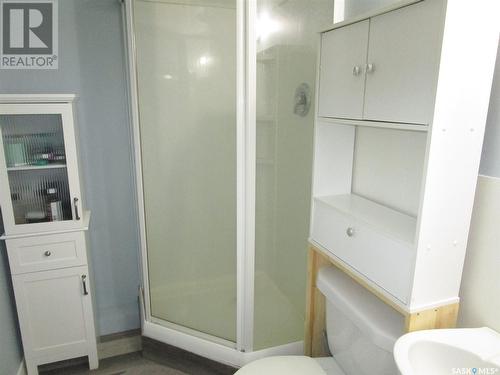 125 4Th Street W, Coronach, SK - Indoor Photo Showing Bathroom