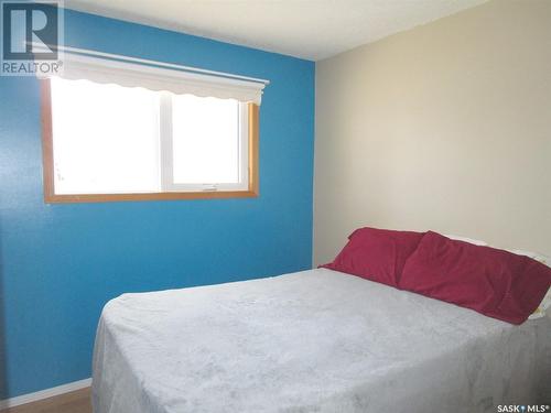 125 4Th Street W, Coronach, SK - Indoor Photo Showing Bedroom