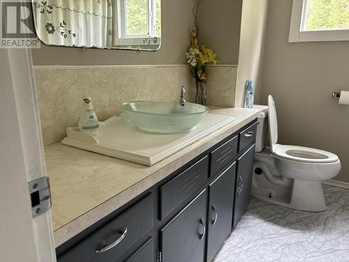 4046 Eagle Creek Road, 100 Mile House, BC - Indoor Photo Showing Bathroom