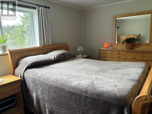 4046 Eagle Creek Road, 100 Mile House, BC - Indoor Photo Showing Bedroom