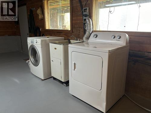 4046 Eagle Creek Road, 100 Mile House, BC - Indoor Photo Showing Laundry Room