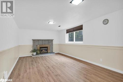 595 Victoria Avenue, Belleville, ON - Indoor Photo Showing Living Room With Fireplace