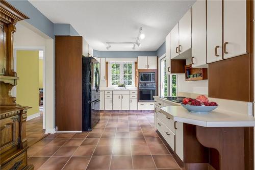 89 Fifty Road, Stoney Creek, ON - Indoor Photo Showing Kitchen