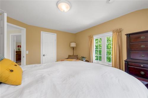 89 Fifty Road, Stoney Creek, ON - Indoor Photo Showing Bedroom