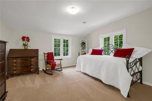 89 Fifty Road, Stoney Creek, ON - Indoor Photo Showing Bedroom