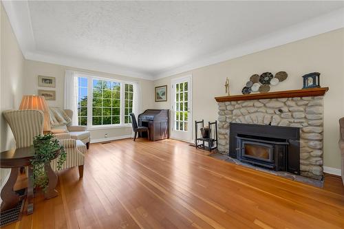 89 Fifty Road, Stoney Creek, ON - Indoor Photo Showing Living Room With Fireplace