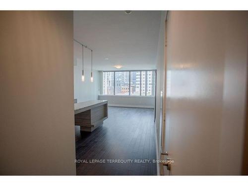 406-8 Charlotte St, Toronto, ON - Indoor Photo Showing Other Room