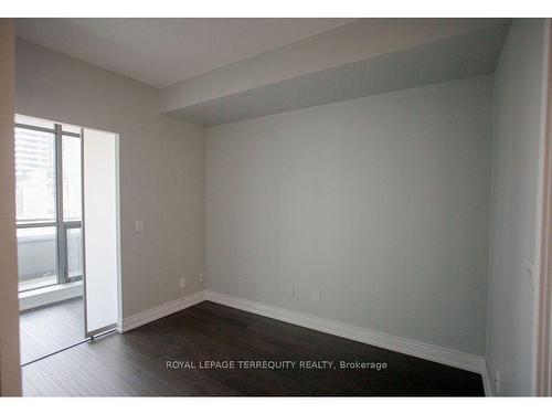 406-8 Charlotte St, Toronto, ON - Indoor Photo Showing Other Room