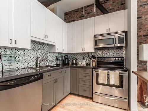 303-766 King St W, Toronto, ON - Indoor Photo Showing Kitchen With Stainless Steel Kitchen