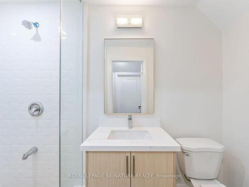109A Heale Ave, Toronto, ON - Indoor Photo Showing Bathroom