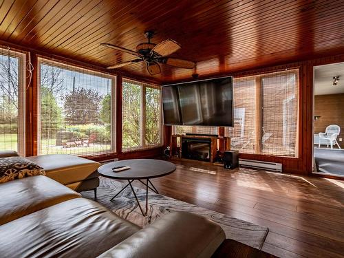 Veranda - 2275 Rg Bas-De-La-Riviere, Nicolet, QC - Indoor Photo Showing Living Room