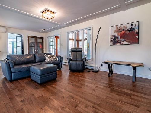 Living room - 2275 Rg Bas-De-La-Riviere, Nicolet, QC - Indoor Photo Showing Living Room