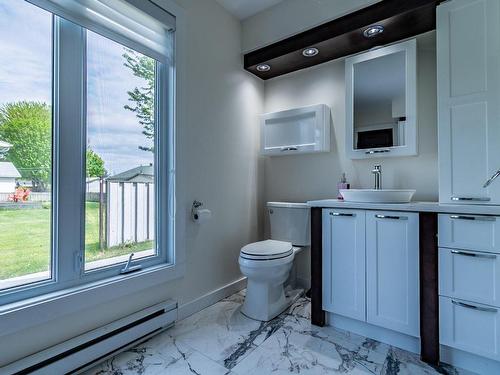 Laundry room - 2275 Rg Bas-De-La-Riviere, Nicolet, QC - Indoor Photo Showing Bathroom