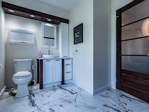 Laundry room - 2275 Rg Bas-De-La-Riviere, Nicolet, QC - Indoor Photo Showing Bathroom