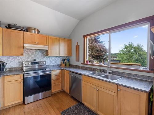 2529 Island Hwy East, Nanoose Bay, BC - Indoor Photo Showing Kitchen With Double Sink