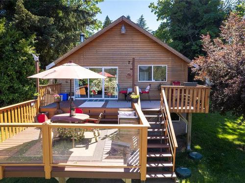 2529 Island Hwy East, Nanoose Bay, BC - Outdoor With Deck Patio Veranda