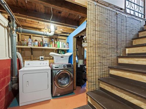 2529 Island Hwy East, Nanoose Bay, BC - Indoor Photo Showing Laundry Room