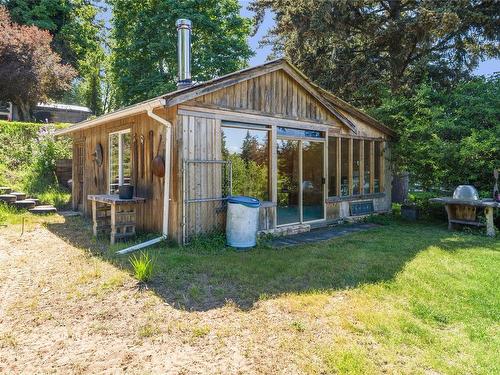 2529 Island Hwy East, Nanoose Bay, BC - Outdoor