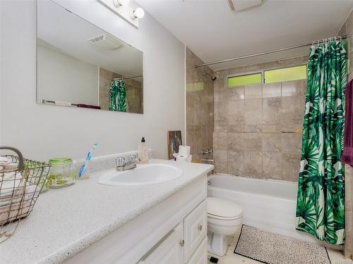 2067 Arleigh Pl, Sooke, BC - Indoor Photo Showing Bathroom