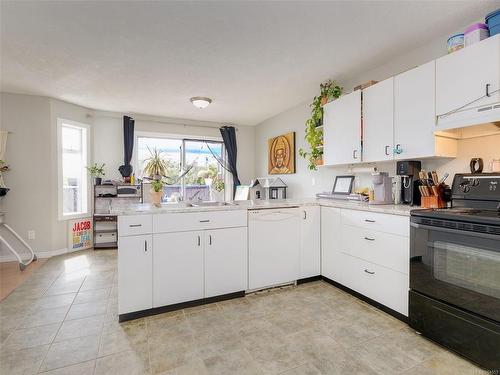 2067 Arleigh Pl, Sooke, BC - Indoor Photo Showing Kitchen
