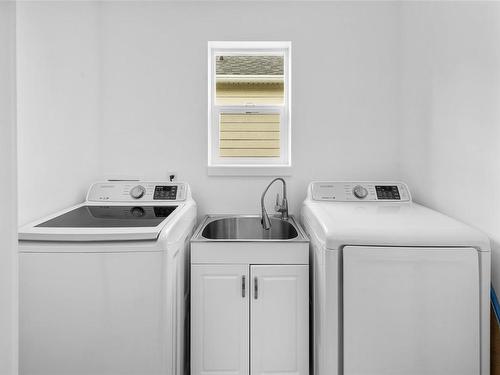 109-2260 Maple Ave North, Sooke, BC - Indoor Photo Showing Laundry Room