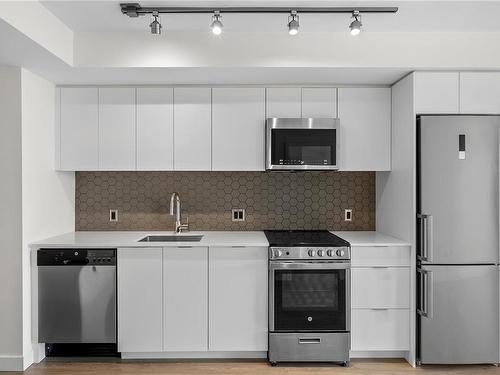 609-845 Johnson St, Victoria, BC - Indoor Photo Showing Kitchen