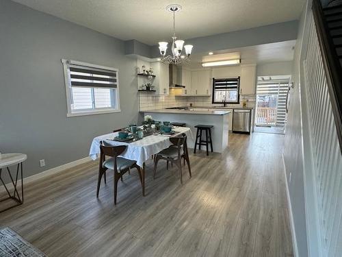 324 Dease Street, Thunder Bay, ON - Indoor Photo Showing Dining Room