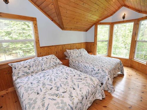 27 Little Sand Lake, District Of Kenora, ON - Indoor Photo Showing Bedroom