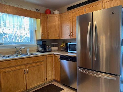 141 Sunset Drive, Schreiber, ON - Indoor Photo Showing Kitchen With Double Sink