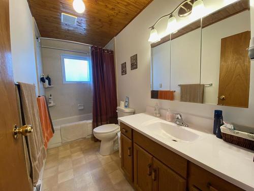 141 Sunset Drive, Schreiber, ON - Indoor Photo Showing Bathroom