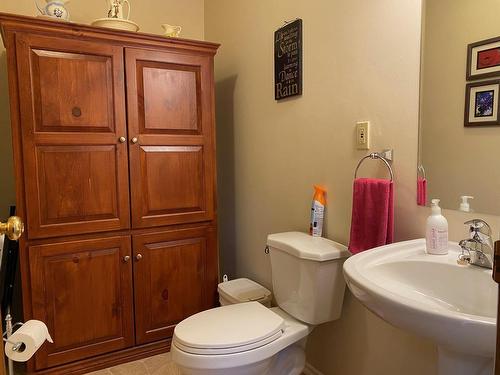 141 Sunset Drive, Schreiber, ON - Indoor Photo Showing Bathroom