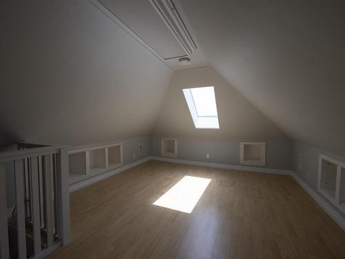 126 Amelia Street West, Thunder Bay, ON - Indoor Photo Showing Other Room