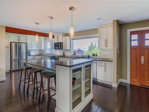 119 Black Powder Trail, Nanaimo, BC - Indoor Photo Showing Kitchen With Upgraded Kitchen