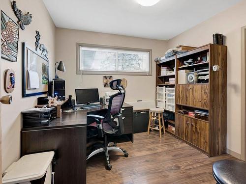 935 Schreiner Street, Kamloops, BC - Indoor Photo Showing Office