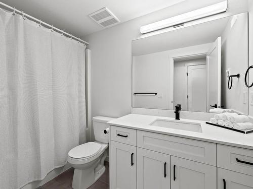 101-1799 Babine Ave, Kamloops, BC - Indoor Photo Showing Bathroom