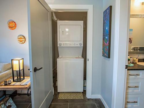 2304 Saddleback Drive, Kamloops, BC - Indoor Photo Showing Laundry Room